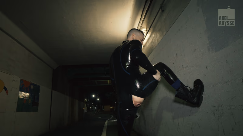 Axel - Night Walk sample image 16