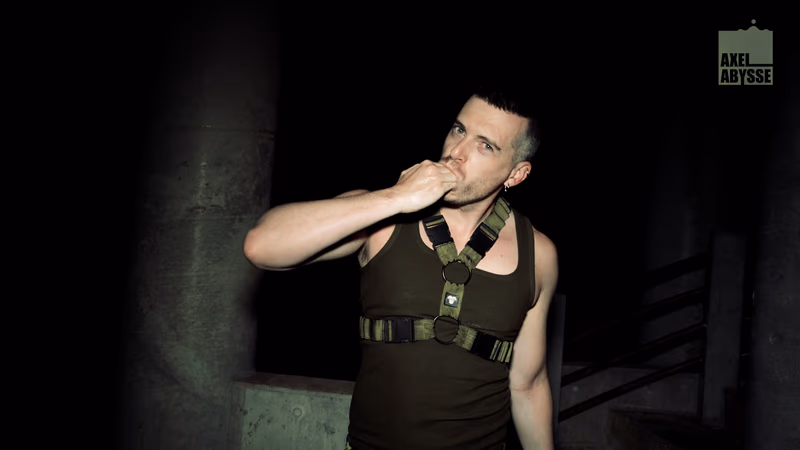 Axel - Creep sample image 5