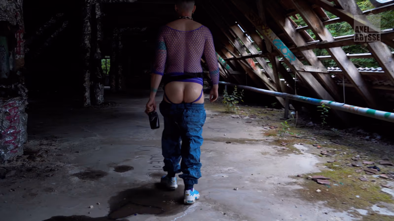 Axel - Trespassing sample image 31