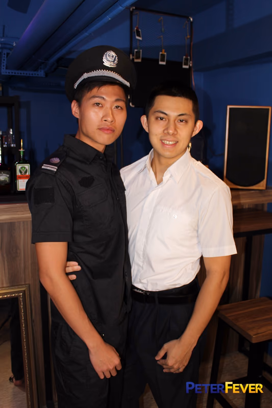 Bobby - Top Cops 4: Bobby &amp; Hen sample image 5