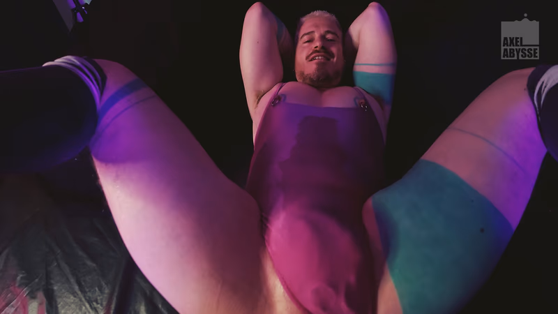 Axel - Plum sample image 1