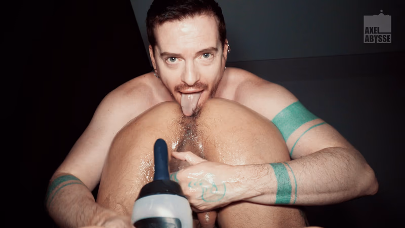 Axel - Broke In sample image 9
